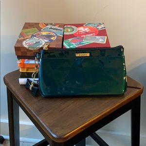 NWOT guess glossy clutch